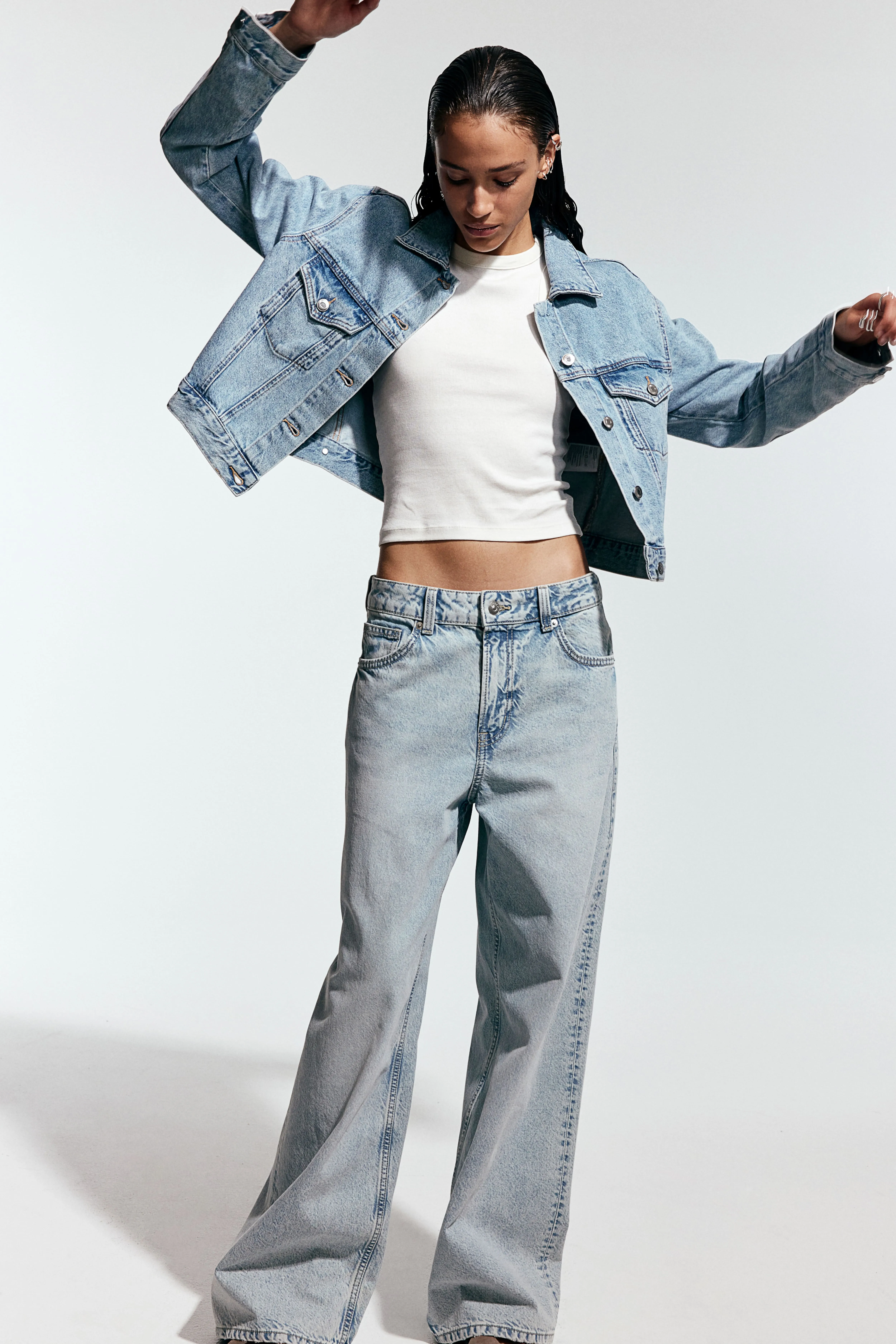 Baggy Regular Jeans - Regular waist - Extra-long legs - Pale denim blue - Ladies | H&M GB