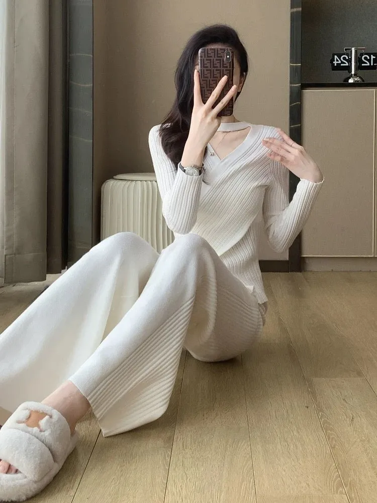 Casual fashion, age-reducing temperament, socialite's slim fit knitted top, sports wide-leg pants two-piece suit, women's autumn