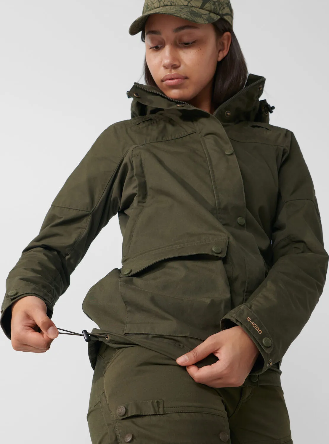 Fjällräven Women's Forest Hybrid Jacket Dark Olive | Buy Fjällräven Women's Forest Hybrid Jacket Dark Olive here | Out