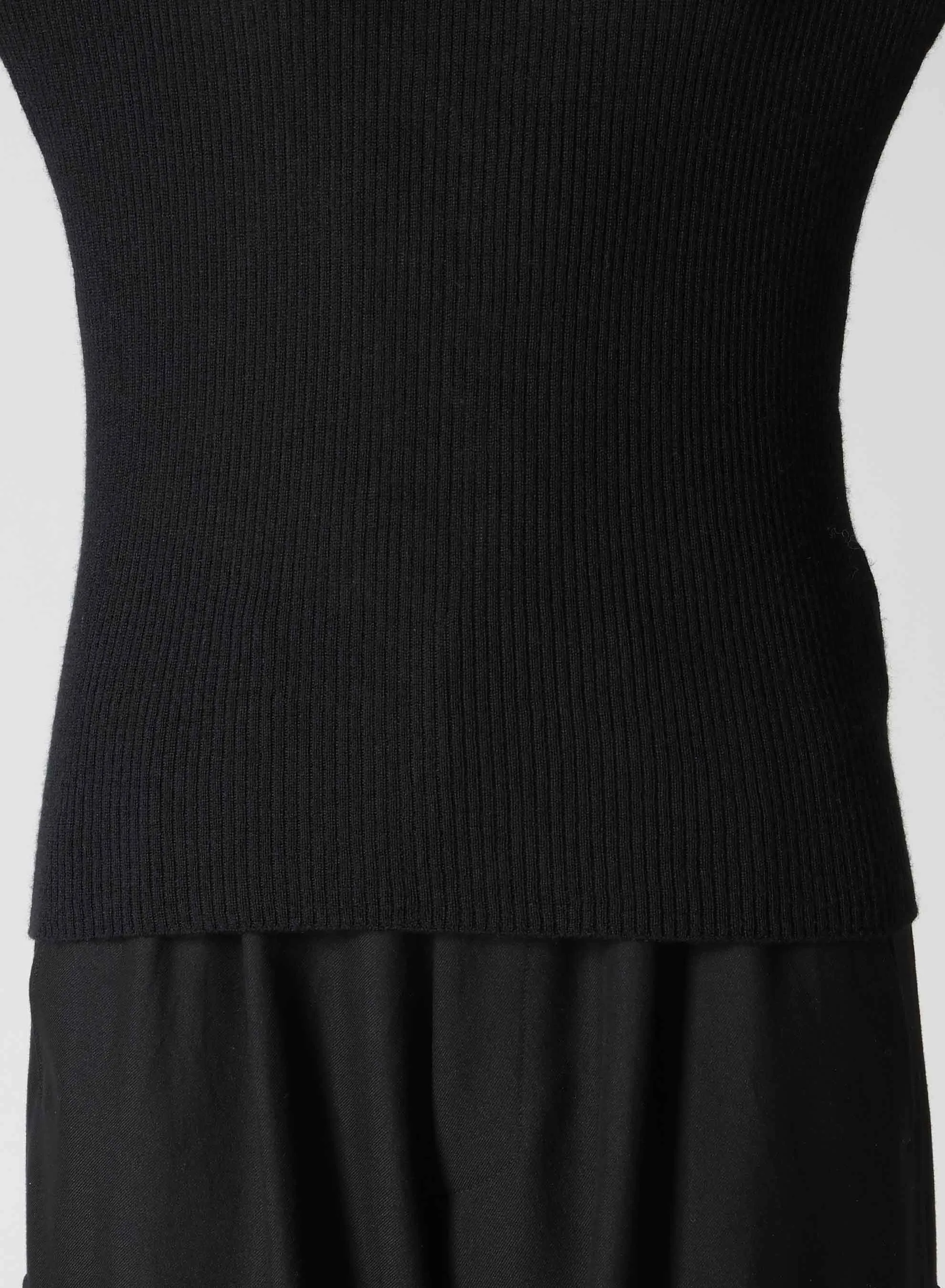 HIGH NECK RIBBED PULLOVER