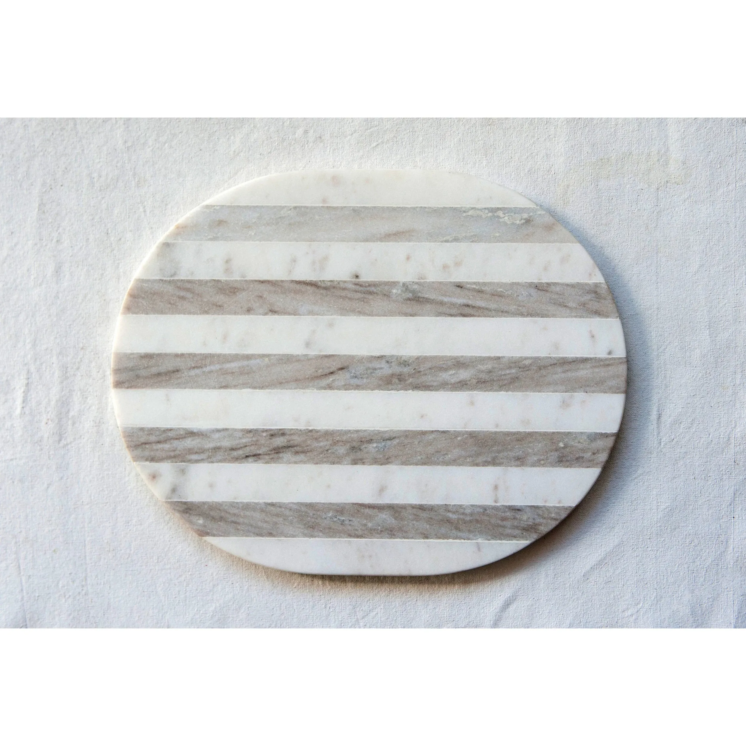 MARBLE AND WOOD CUTTING BOARD