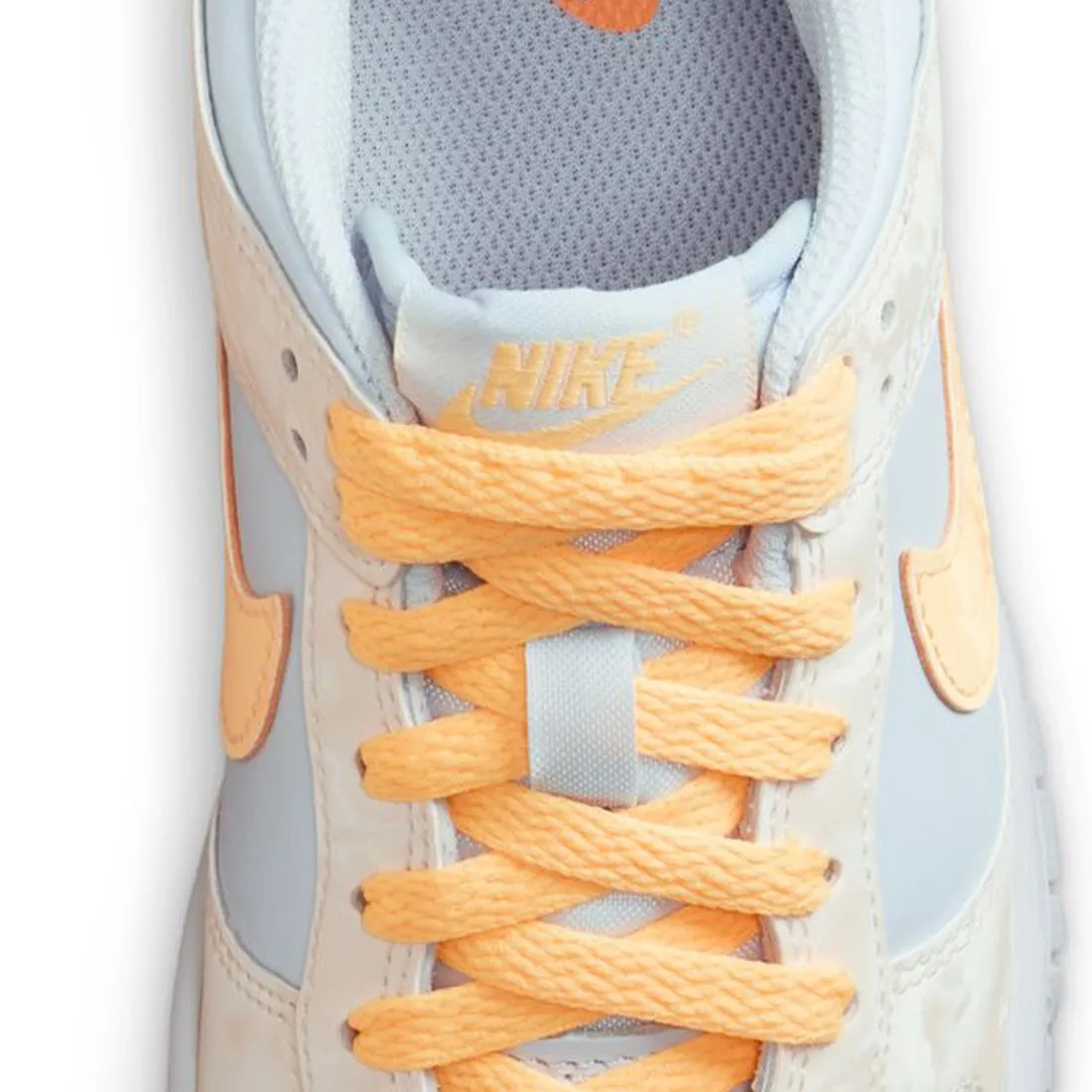 Nike Big Kids Dunk Low (pale ivory / melon tint-football grey)