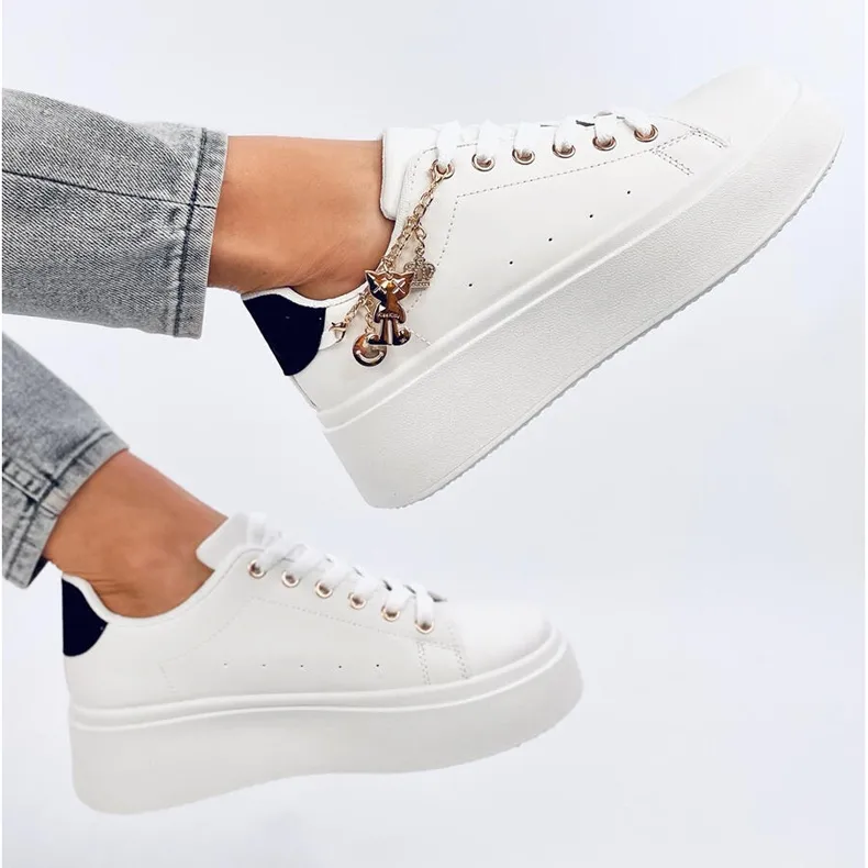 Platform sneakers with a pendant Larcome WHITE/BLACK