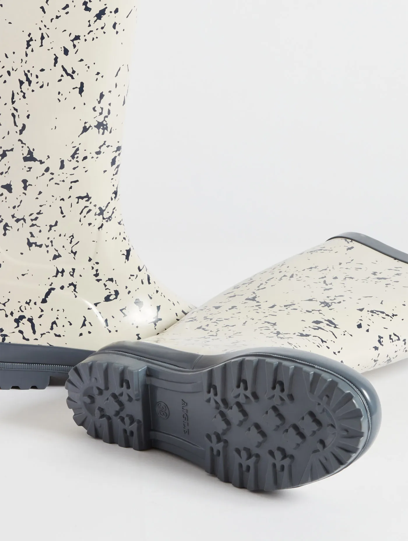 Printed rain boot