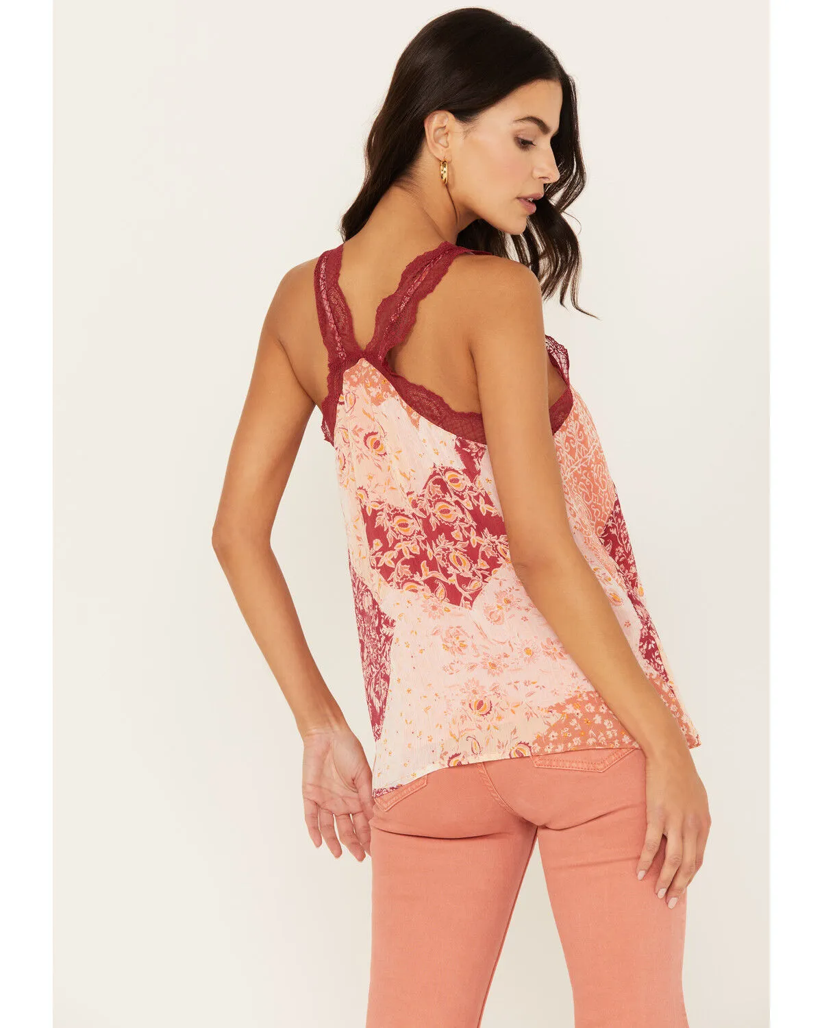 Product Name:  Miss Me Women's Floral Sleeveless Top