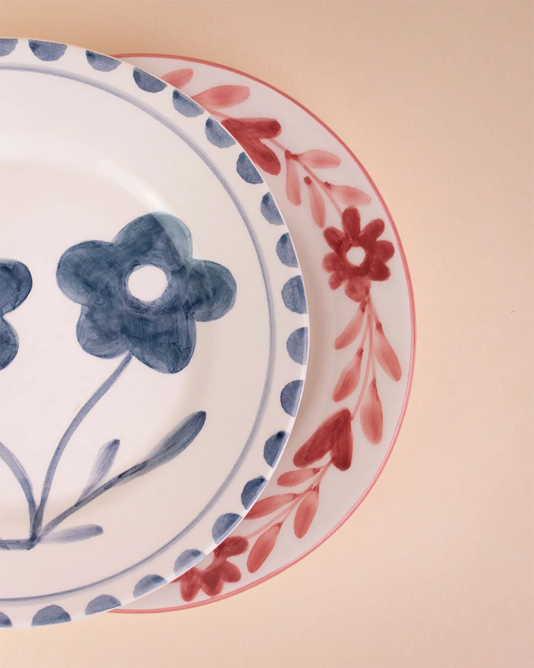 Red flowers dessert plate