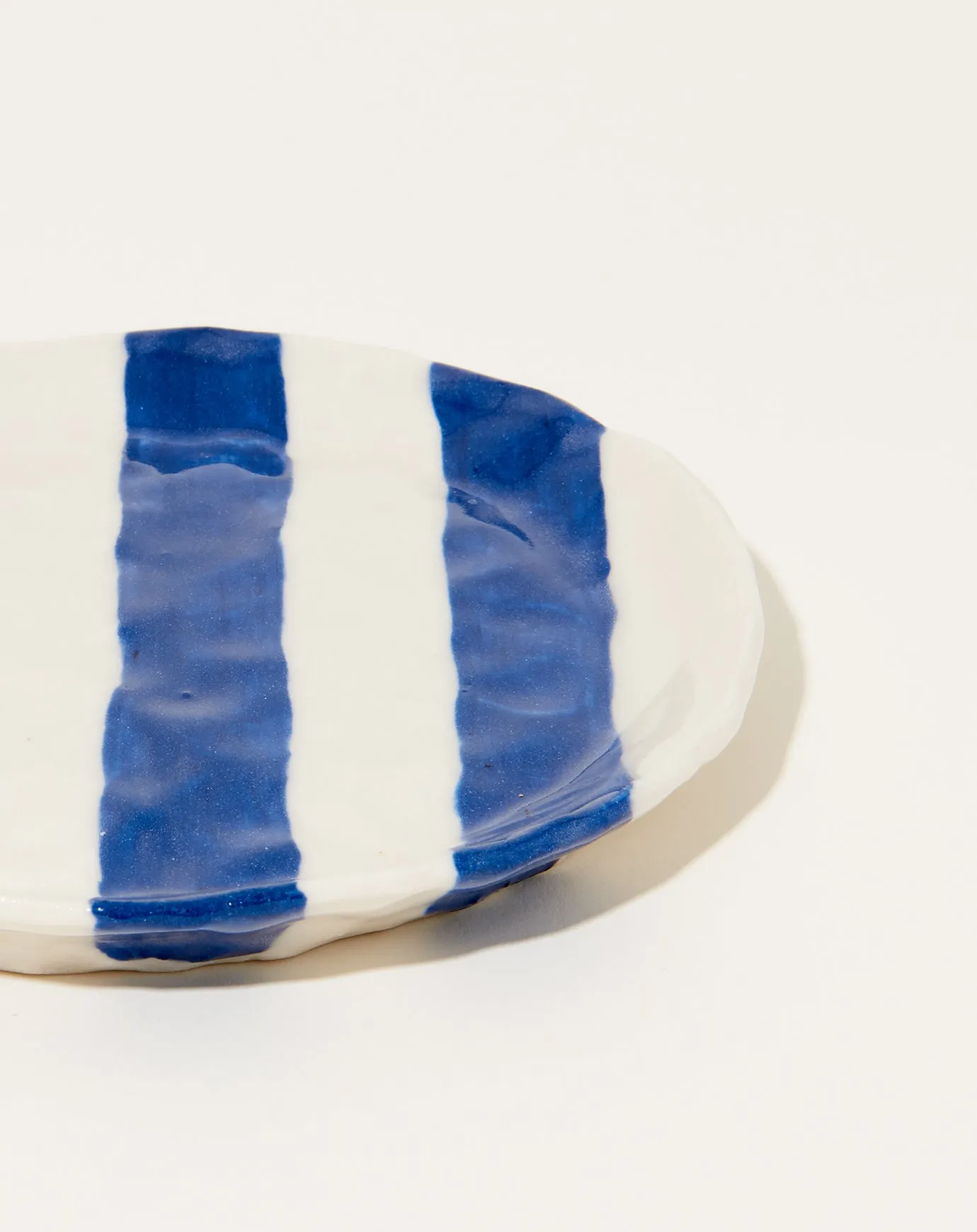 Ribbon Plate in Cobalt