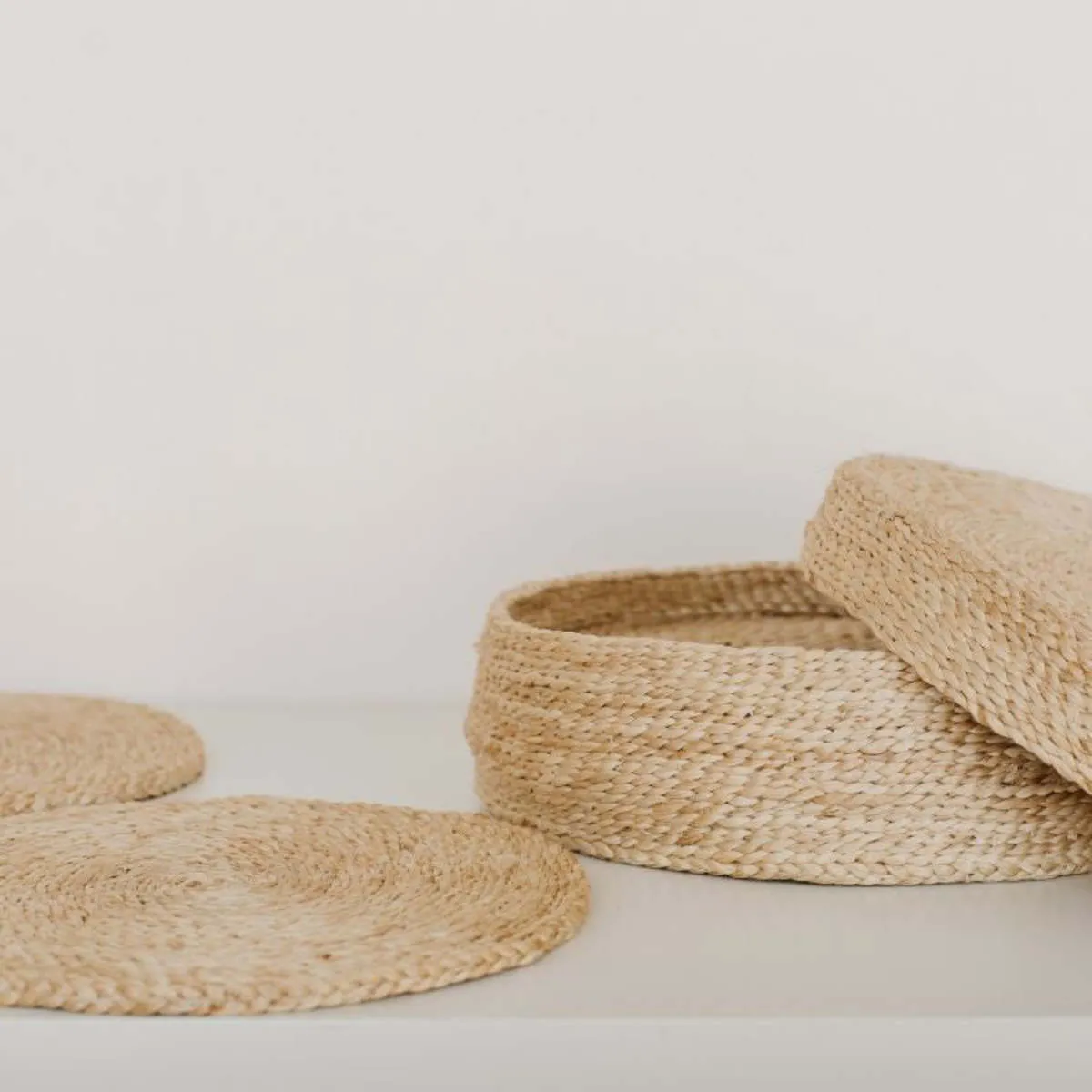 Set of 8 Handwoven Jute Round Placemats