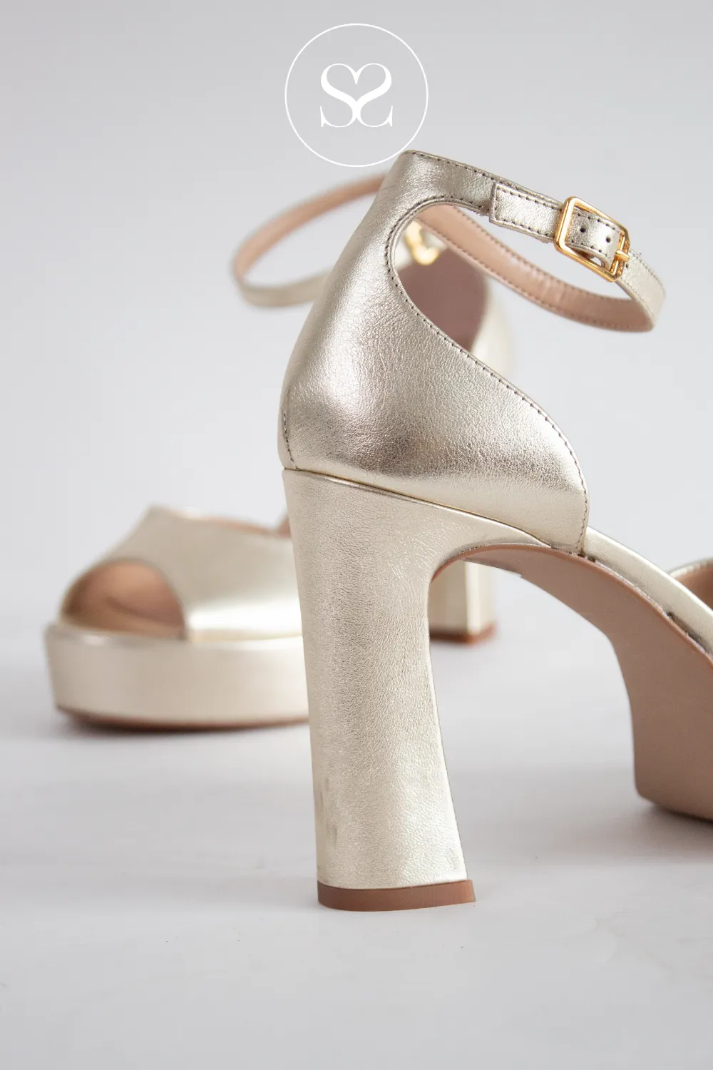 UNISA VEJER GOLD LEATHER PLATFORM SANDALS