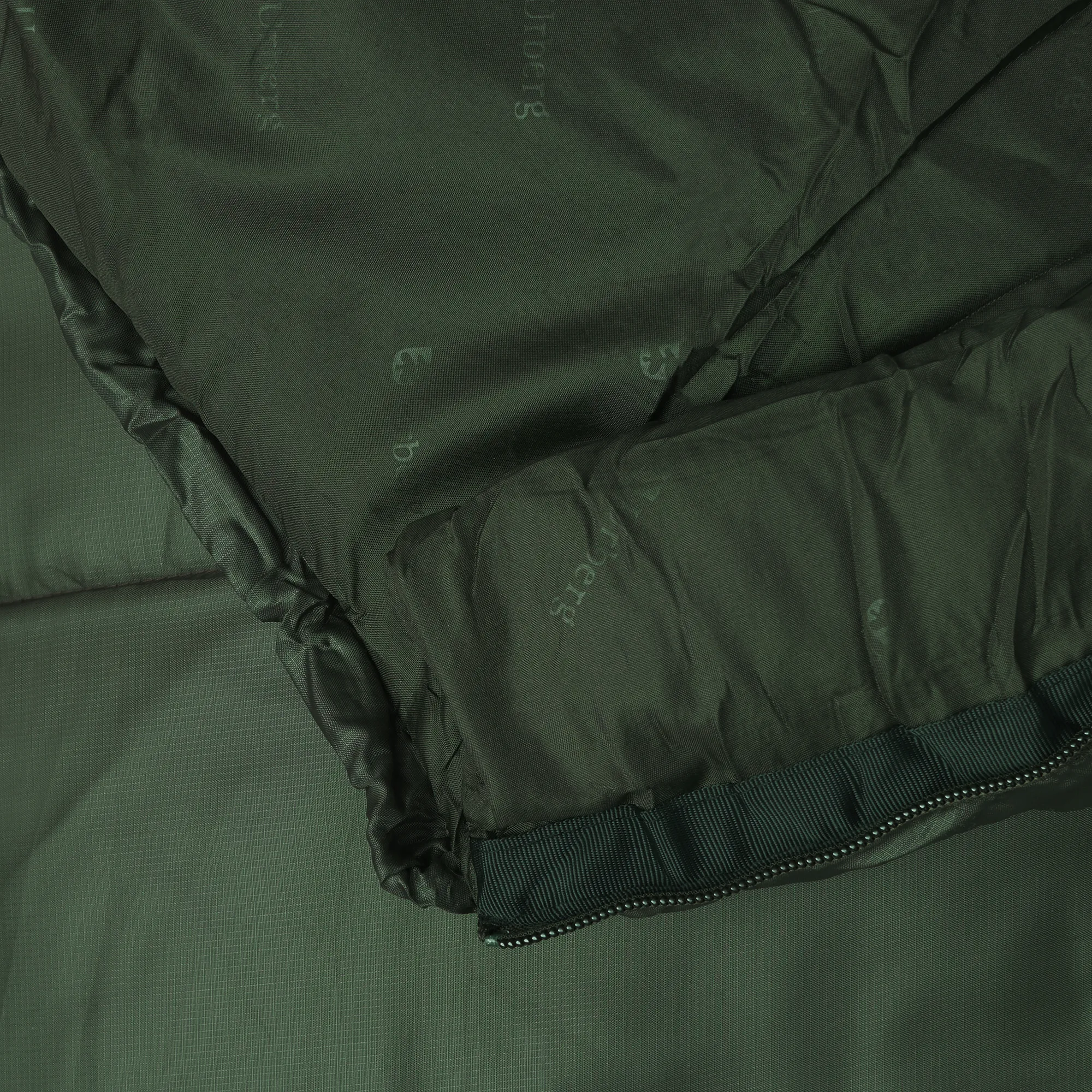 Urberg Extra Wide Sleeping Bag 2.0 Kombu Green | Buy Urberg Extra Wide Sleeping Bag 2.0 Kombu Green here | Outnorth