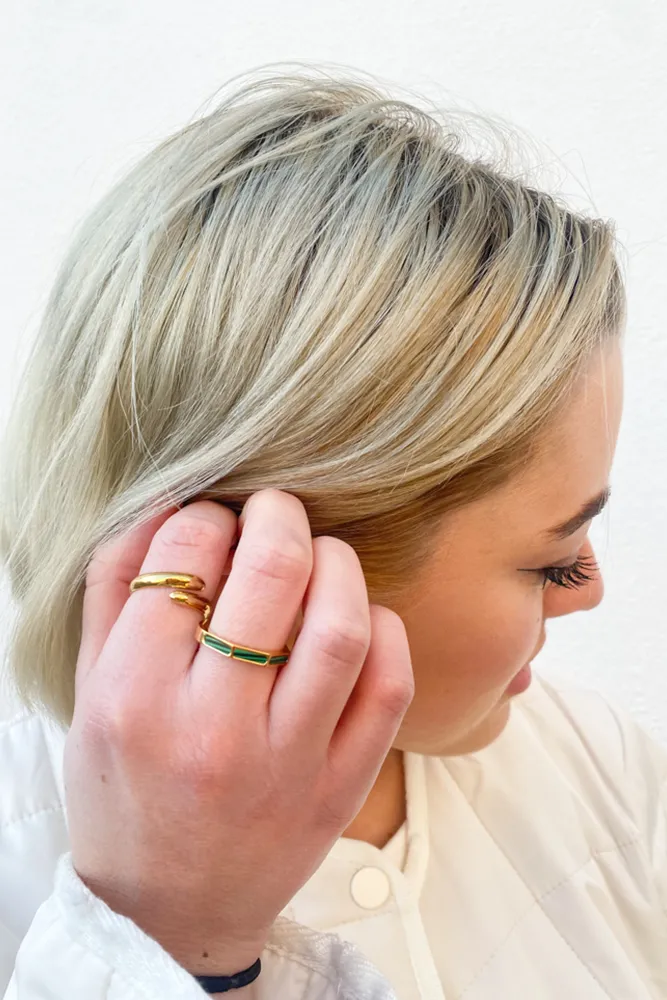 White Curve Twist Gold Plate Ring