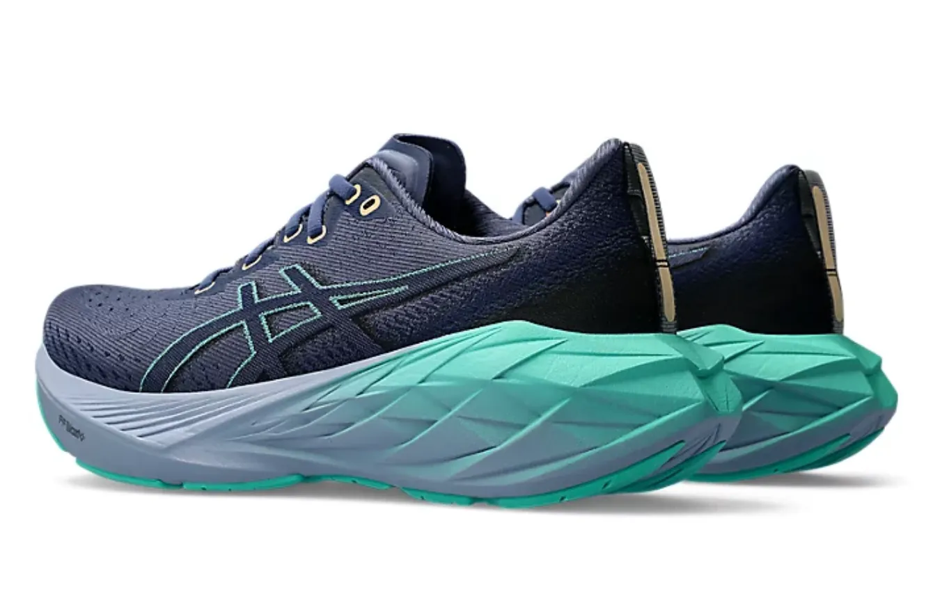 Women's Asics Novablast 4