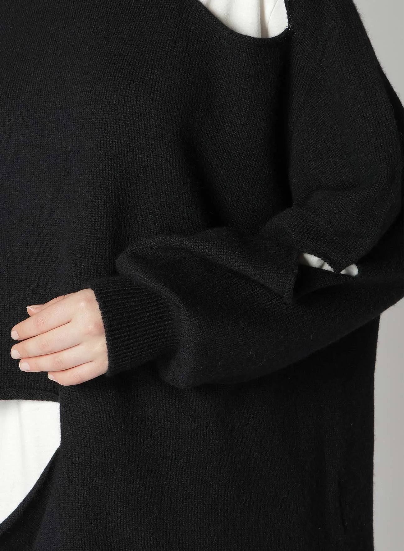 WOOL BLEND JERSEY HIGH NECK HOLED PULLOVER